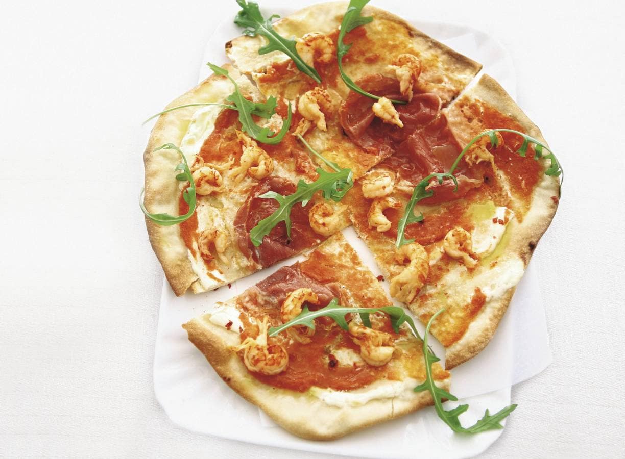 Pizza met Parmaham en rivierkreeftjes