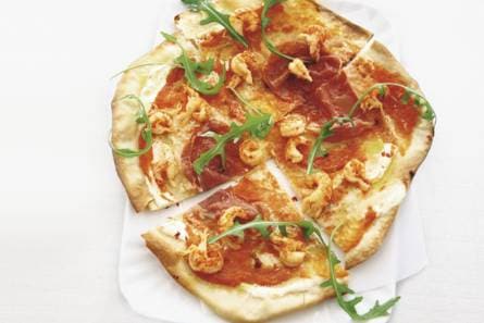 Pizza met Parmaham en rivierkreeftjes