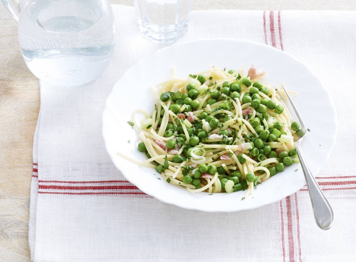 Antonio Carluccio’s pasta en doperwten