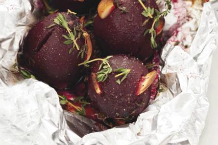Geroosterde biet met knoflook