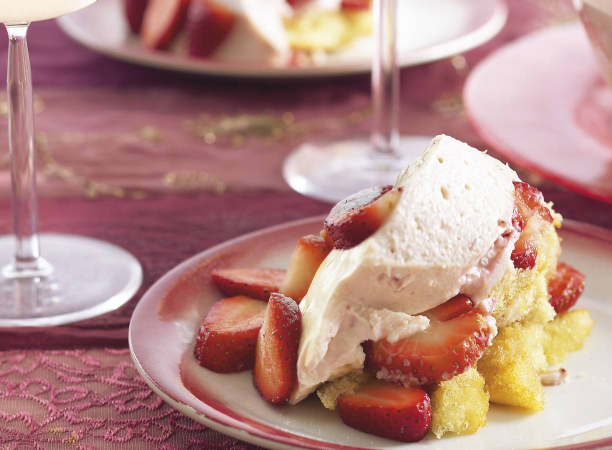 Aardbeientrifle met wittechocoladeroom