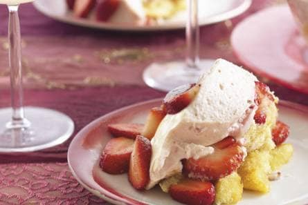 Aardbeientrifle met wittechocoladeroom