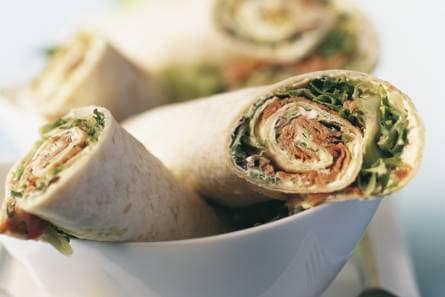 Tortillawraps met rosbief en zure room