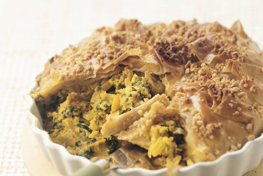 Hartige taart met kip en cashewnoten