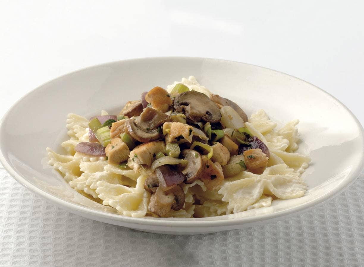 Farfalle met kip en champignons