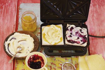 Petals cheesecaketosti's