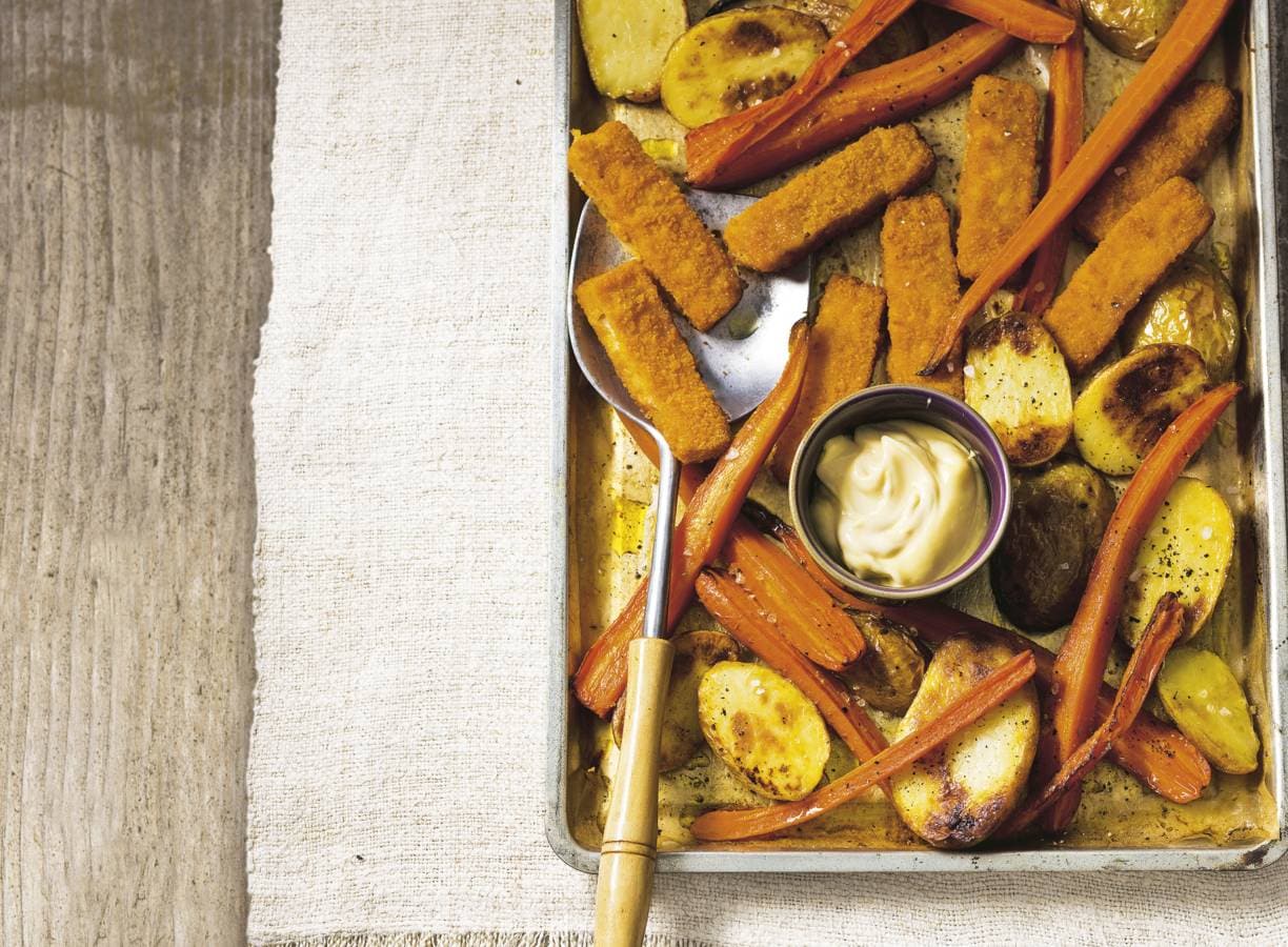 Vissticks met wortel van de plaat