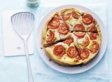 Zin in een quiche of hartige taart? Deze quiche met een vleugje inspiratie van caprese is een echte aanrader.