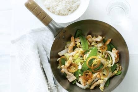 Zoete kip en peultjes uit de wok