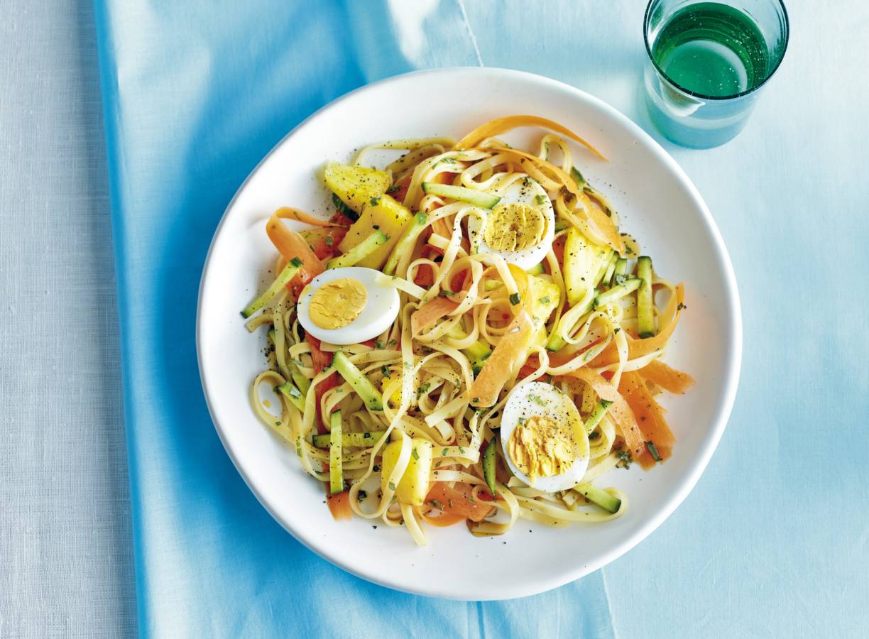 Noedelsalade met dragondressing