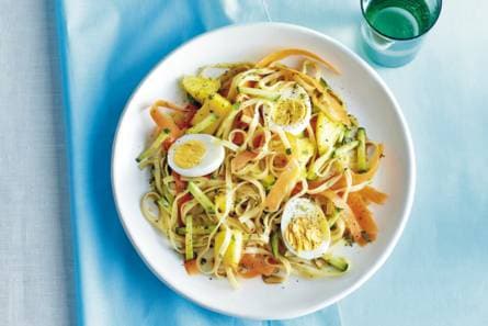 Noedelsalade met dragondressing