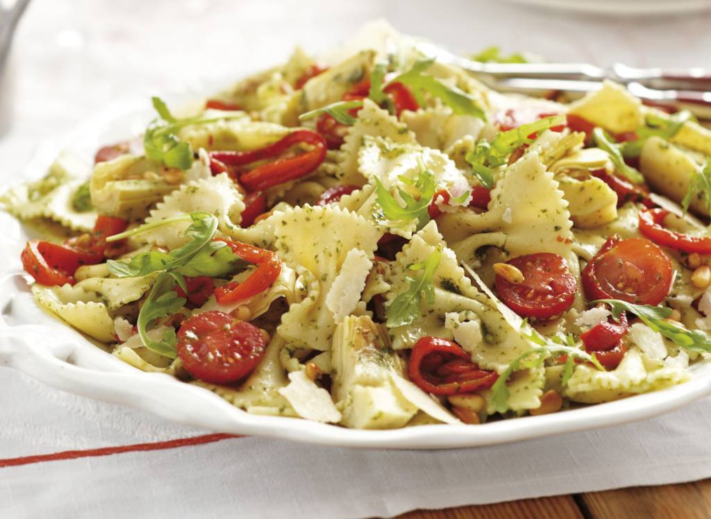 Pastasalade met basilicumolie