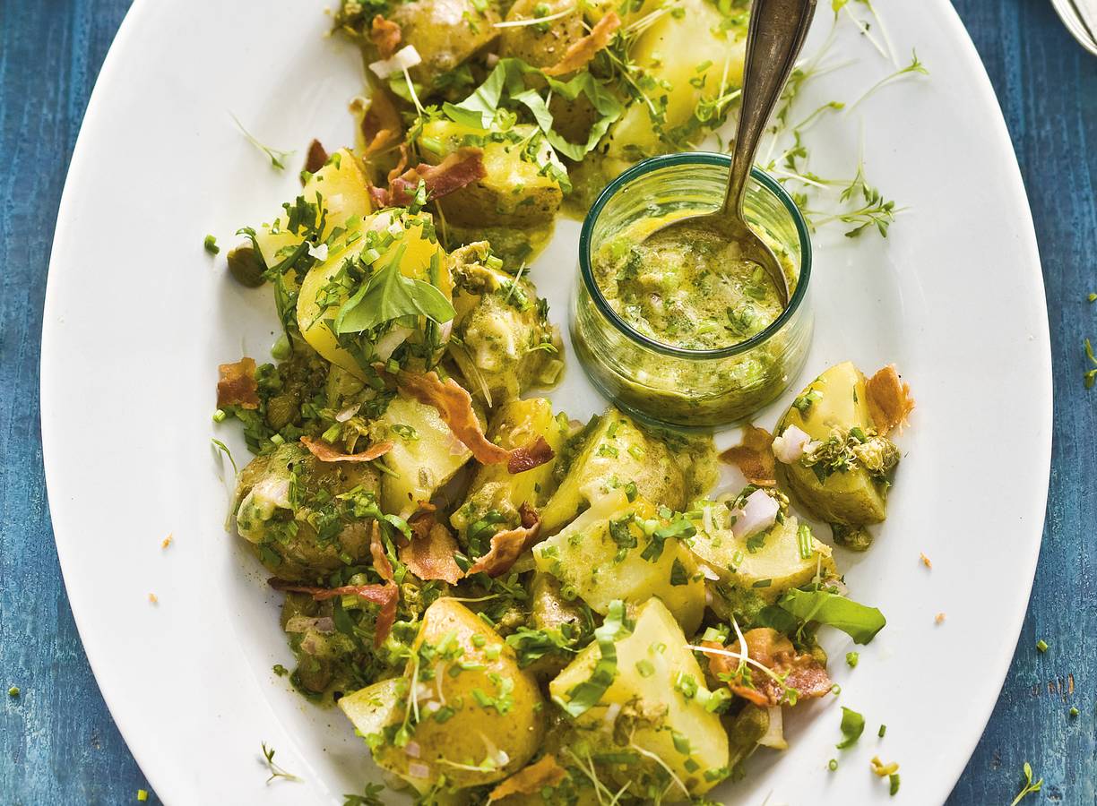 Aardappelkruidensalade met spek