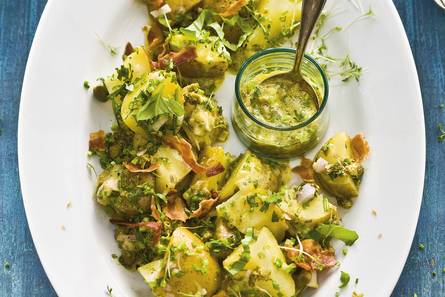 Aardappelkruidensalade met spek