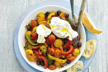 Paprika-tomatensalade met burrata