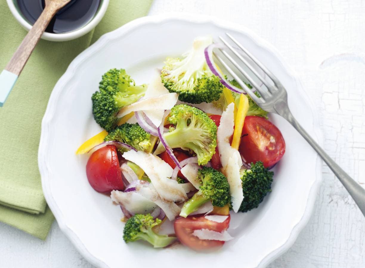 Tomatensalade met broccoli