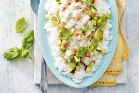 Rijstgerecht met basilicumroomsaus