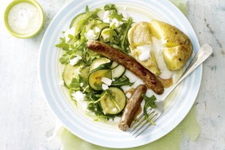 Lamsworstjes met courgettesalade