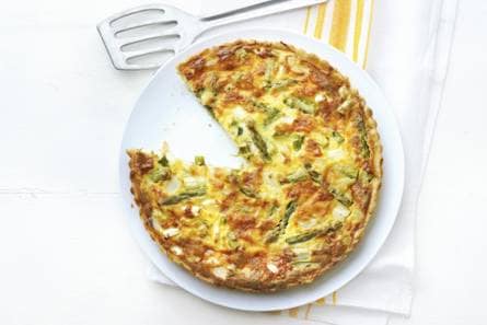 Lentequiche met groene- & witte asperges