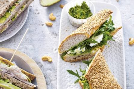 Baguette brie-rucola-notenboter