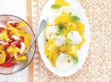 In deze mangosalade lieten we ons inspireren door caprese; en vervangen we tomaat voor mango.