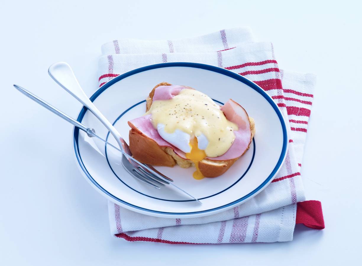 Brioche met gepocheerd ei