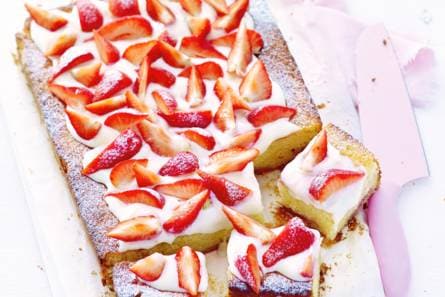 Aardbeienkwarkcake