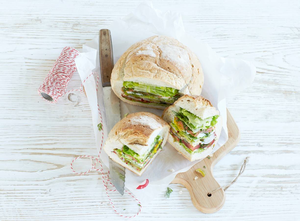 Gevuld picknickbrood