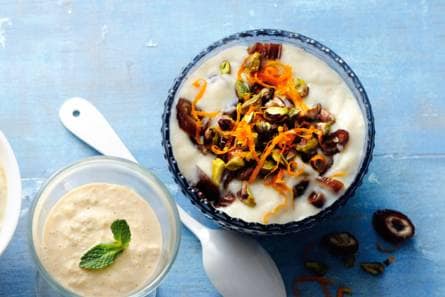 Havermoutpap met dadels, pistache en sinaasappel
