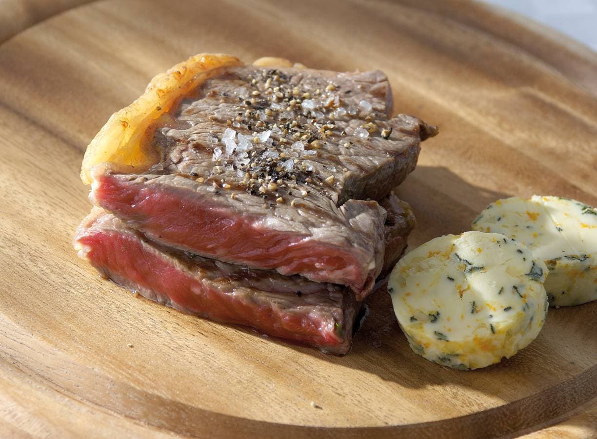 Entrecote met salie-sinaasappelboter