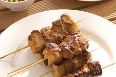 Indonesische saté met cashewnotensaus