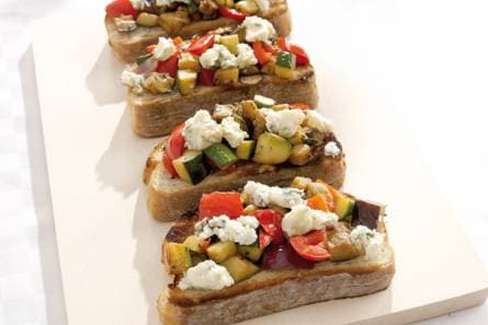 Knoflooktoast met Franse grillgroenten