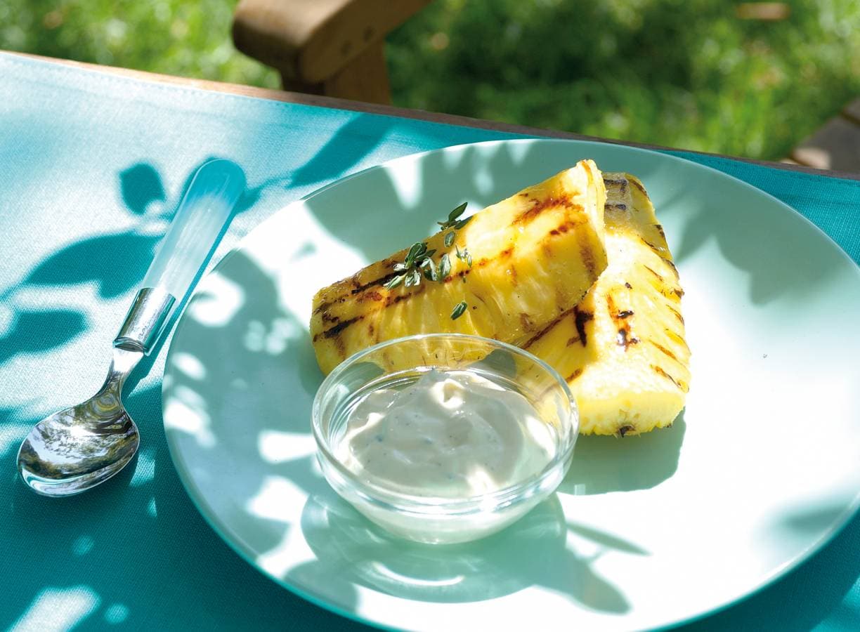 Ananas met vanilleroom en tijm