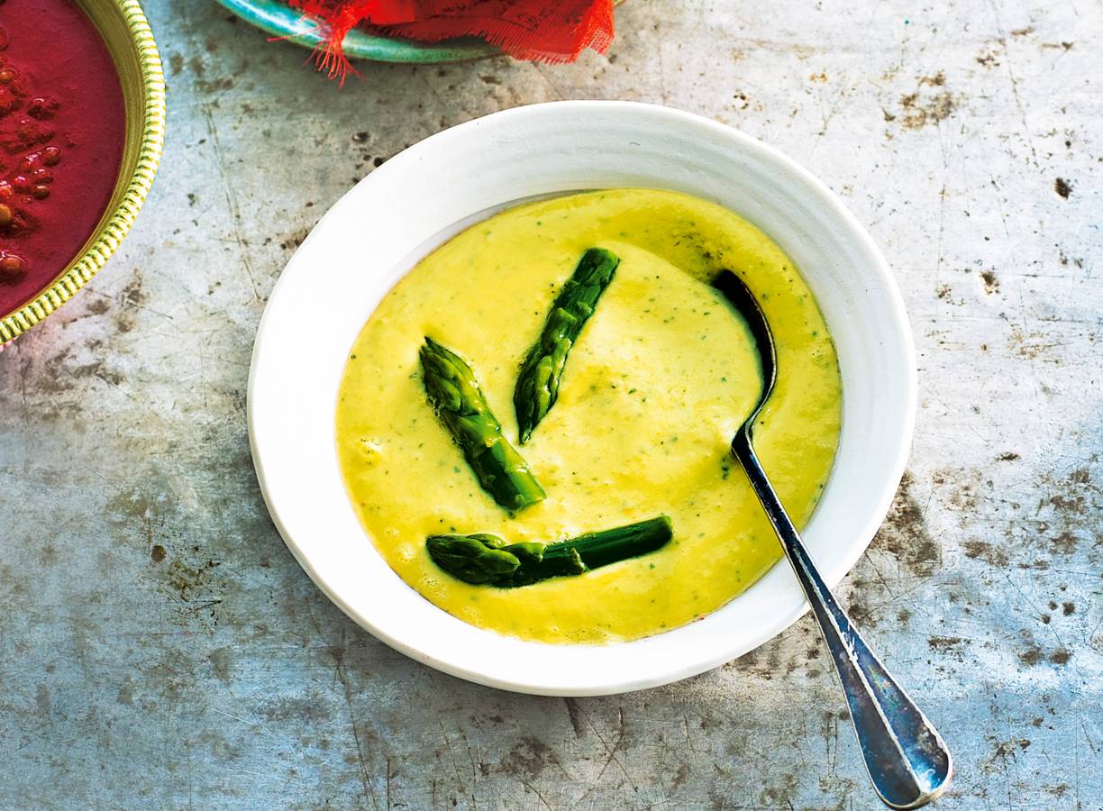 Groene asperge- en avocadosoep
