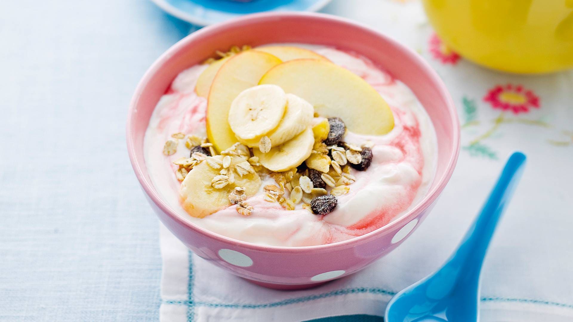 Yoghurt Met Muesli En Fruit Recept - Allerhande | Albert Heijn