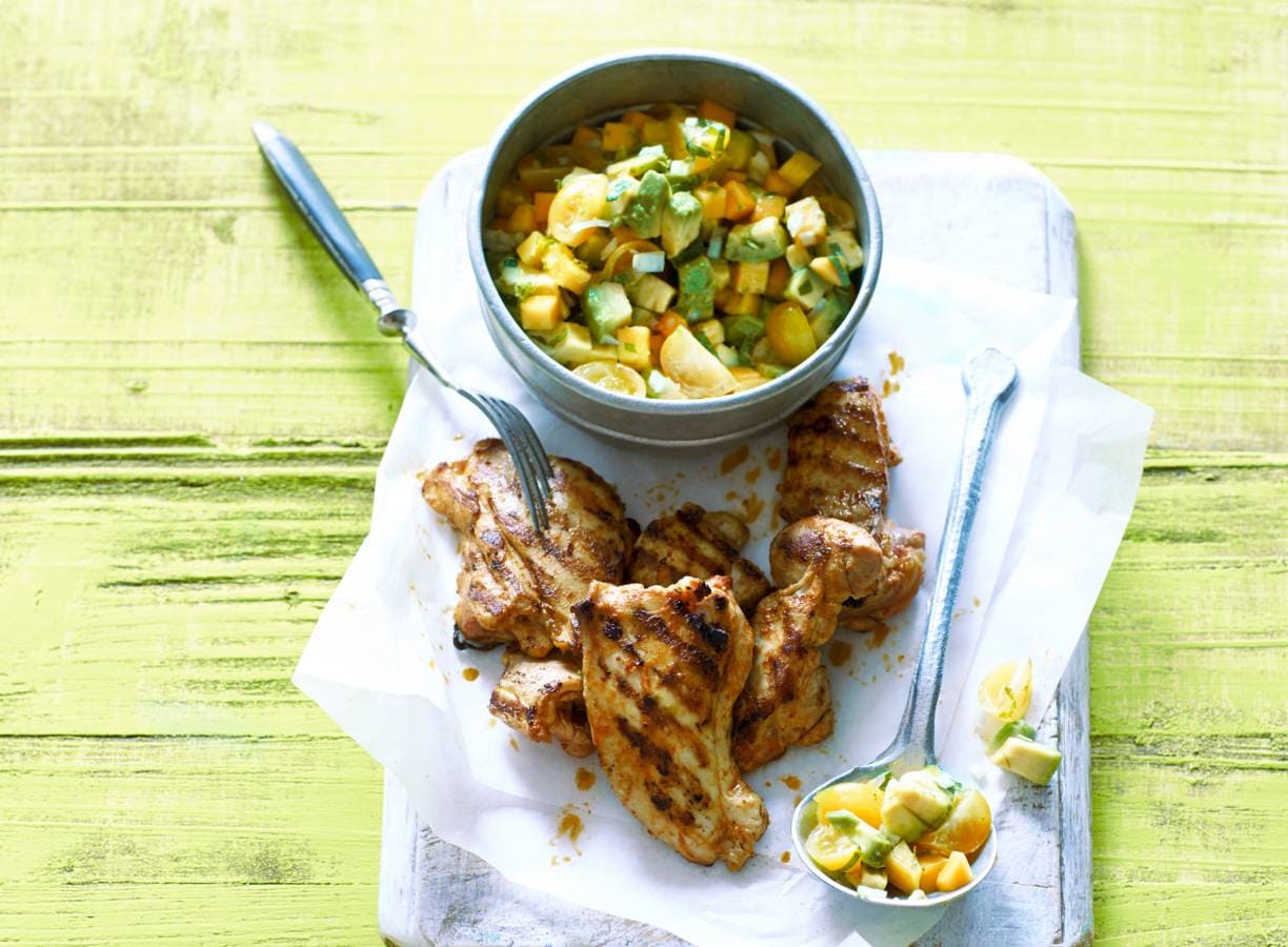 Kip met avocado-mangosalsa