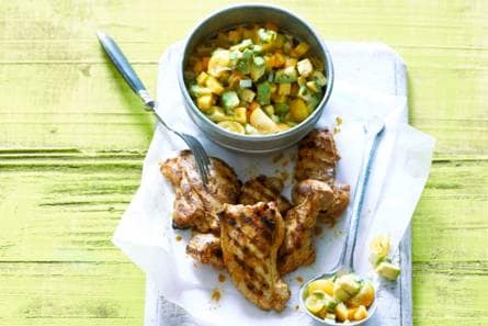Kip met avocado-mangosalsa