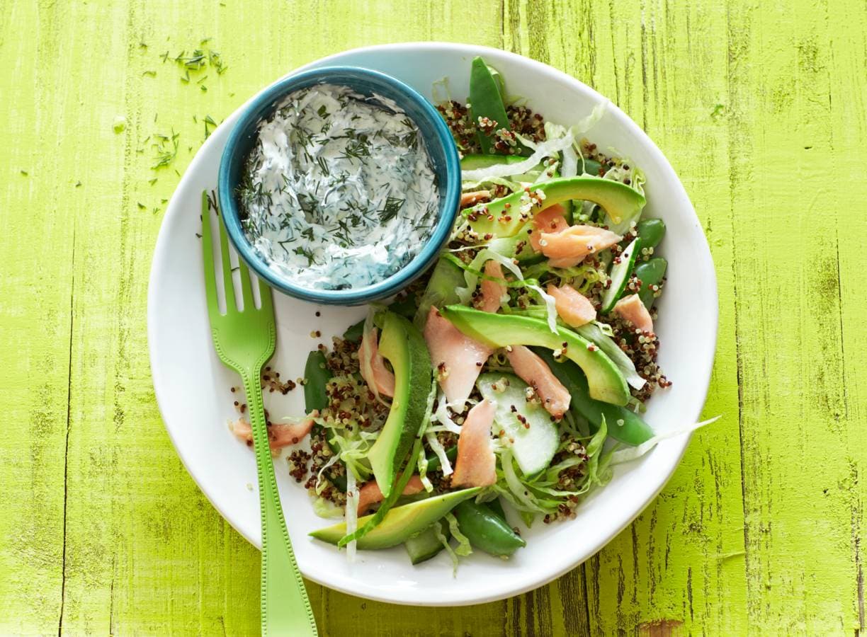 Avocadoquinoasalade met zalm