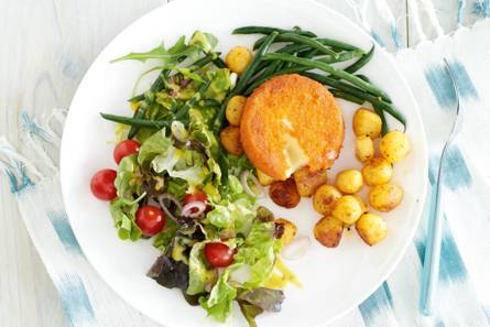 Camembert met salade & dressing