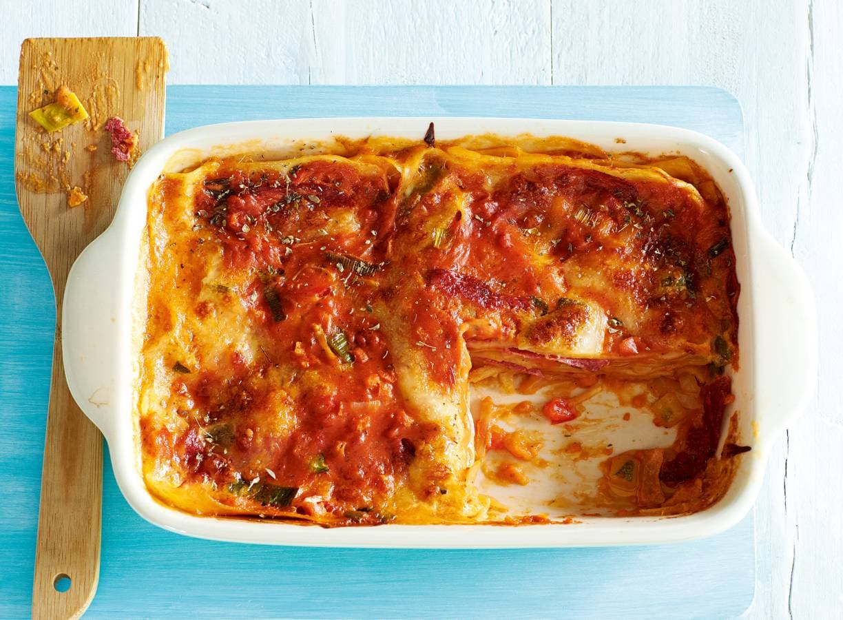 Lasagne met salami & mozzarella recept - Allerhande | Albert Heijn