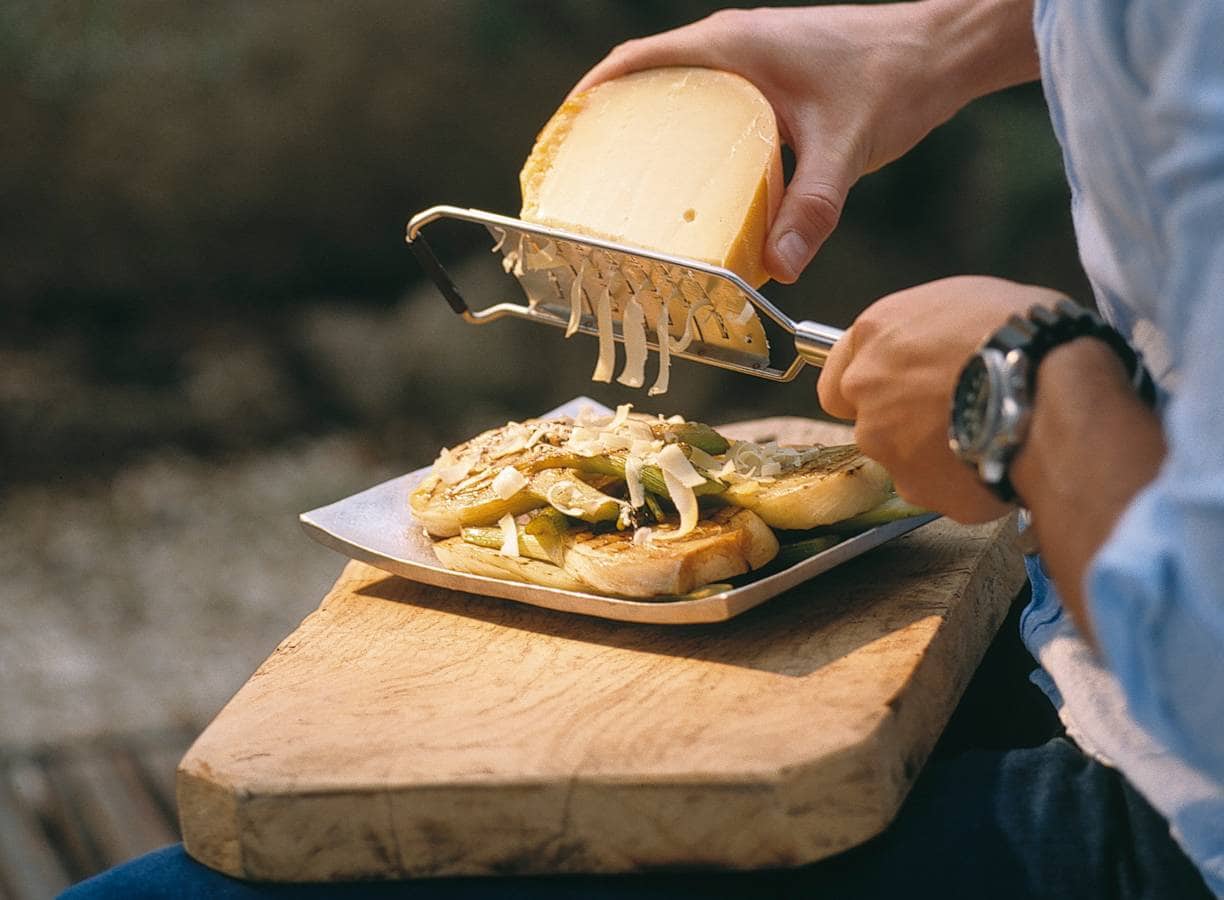 Gegrilde venkel met overjarige Hollandse kaas