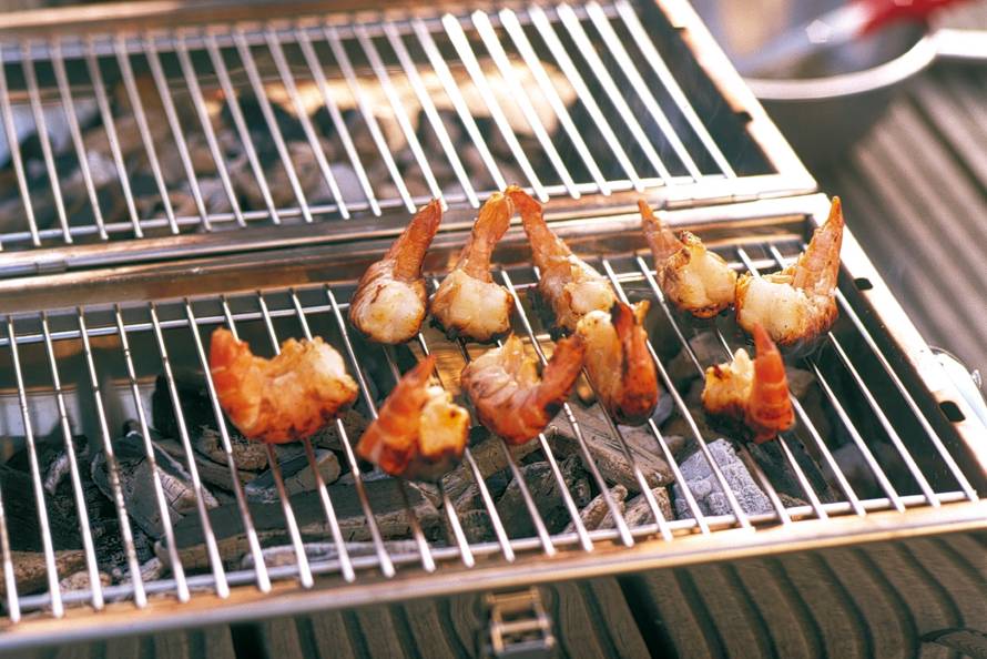 garnalen op barbecue garnalen op barbecue