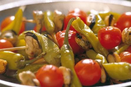 Mosselspiesjes met turkse pepers en cherrytomaatjes