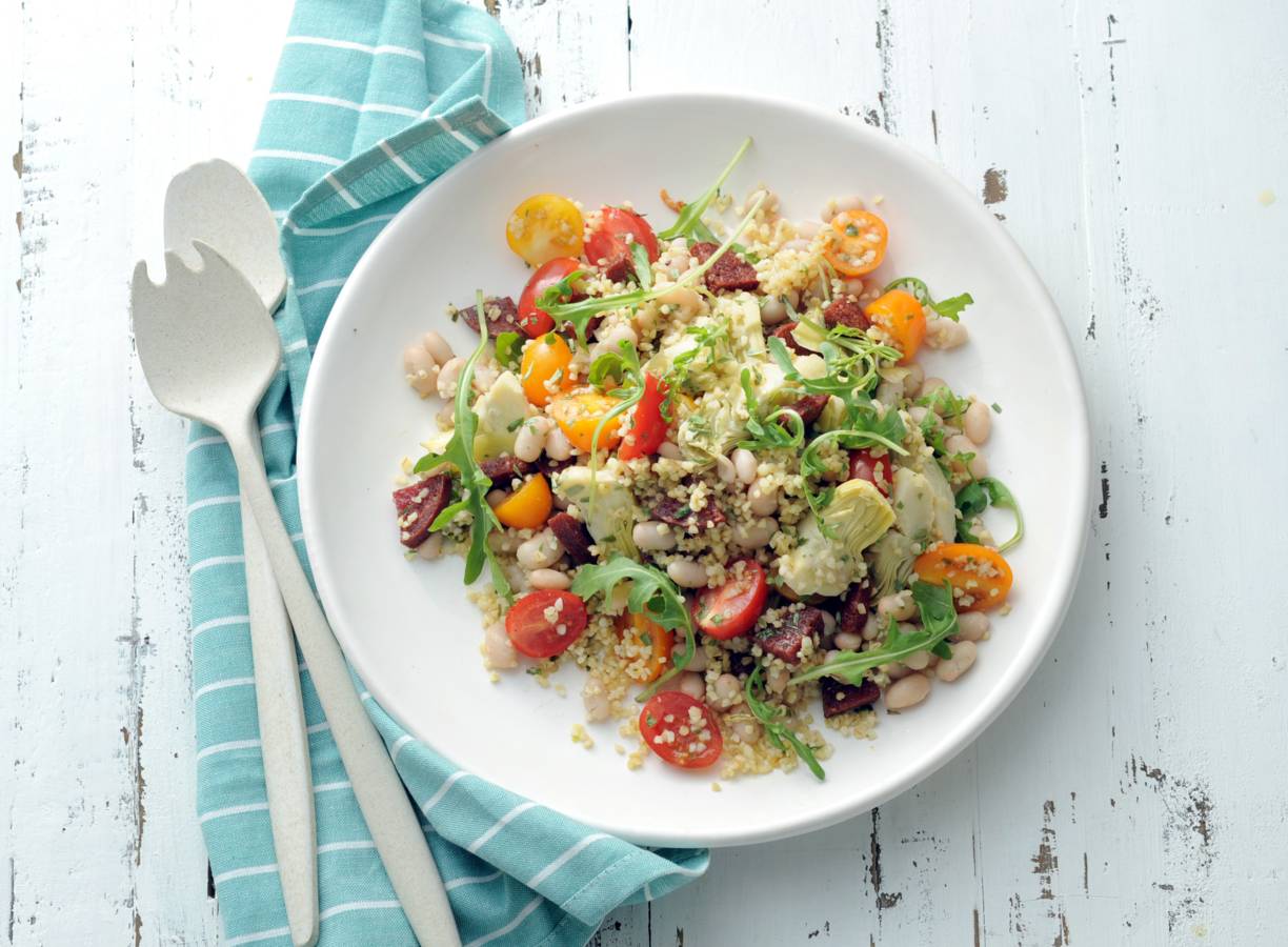 Bulgursalade met artisjok, dragon en salami