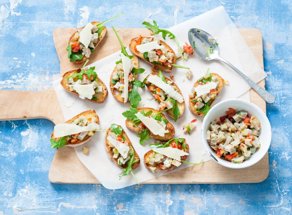 Bruschette met salade van artisjokbodems