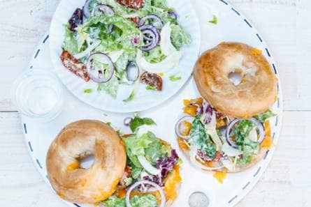 Bagel met tonijn en kaas