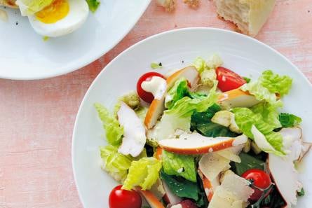 Makkelijke caesarsalade met tomaat