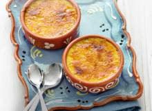 Waar je ook komt in Spanje, crema catalana staat er op de kaart. Deze variant is met citroen.