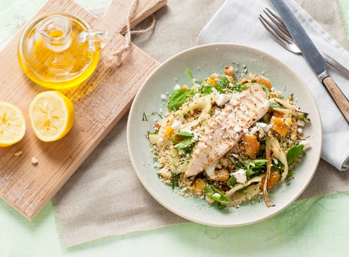 Gegrilde scholfilet met couscous-venkelsalade