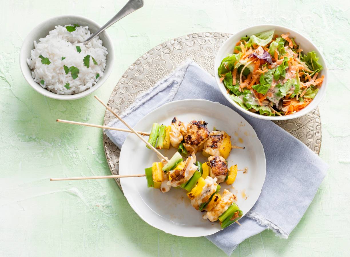 Thaise scholspiesjes met kruidige rijst en wortelsalade